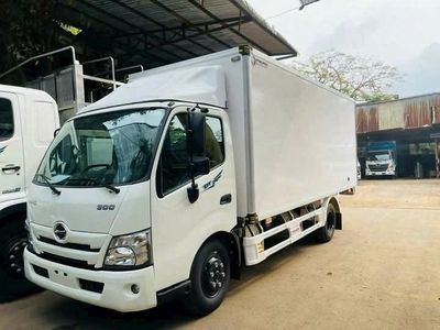 Xe Tải Hino 3T5 Thùng Bảo Ôn 5 Mét. Mua bán Xe tải, xe ben tại Quận 12 Tp Hồ Chí Minh được đăng bởi HinoMotors96