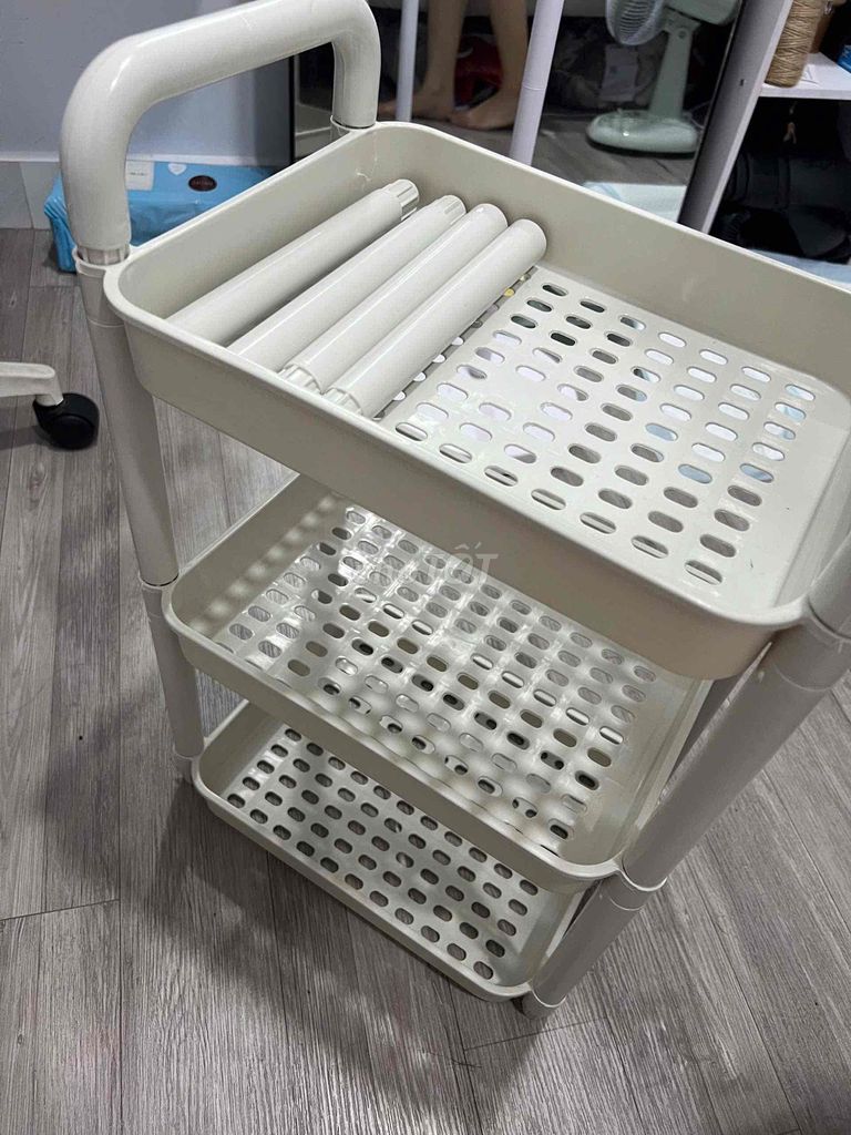 Kệ nhựa 4 tầng màu trắng mới. Mua bán Tủ, kệ gia đình tại Huyện Bình Chánh Tp Hồ Chí Minh được đăng bởi T hình 1