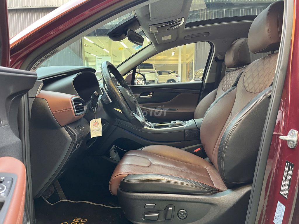 Hyundai SantaFe 2023 2.2D Cao Cấp Đỏ 11000 km. Mua bán Ô tô tại Quận 1 Tp Hồ Chí Minh được đăng bởi TÂN TỨ QUÝ hình 12