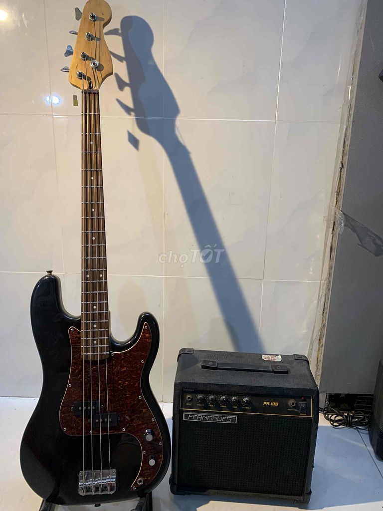 Guitar điện Bass