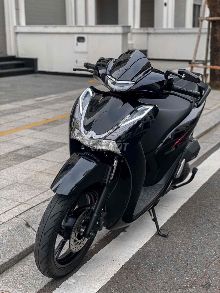 Хонда SH 125 CBS 2022 Черная отделка sh350