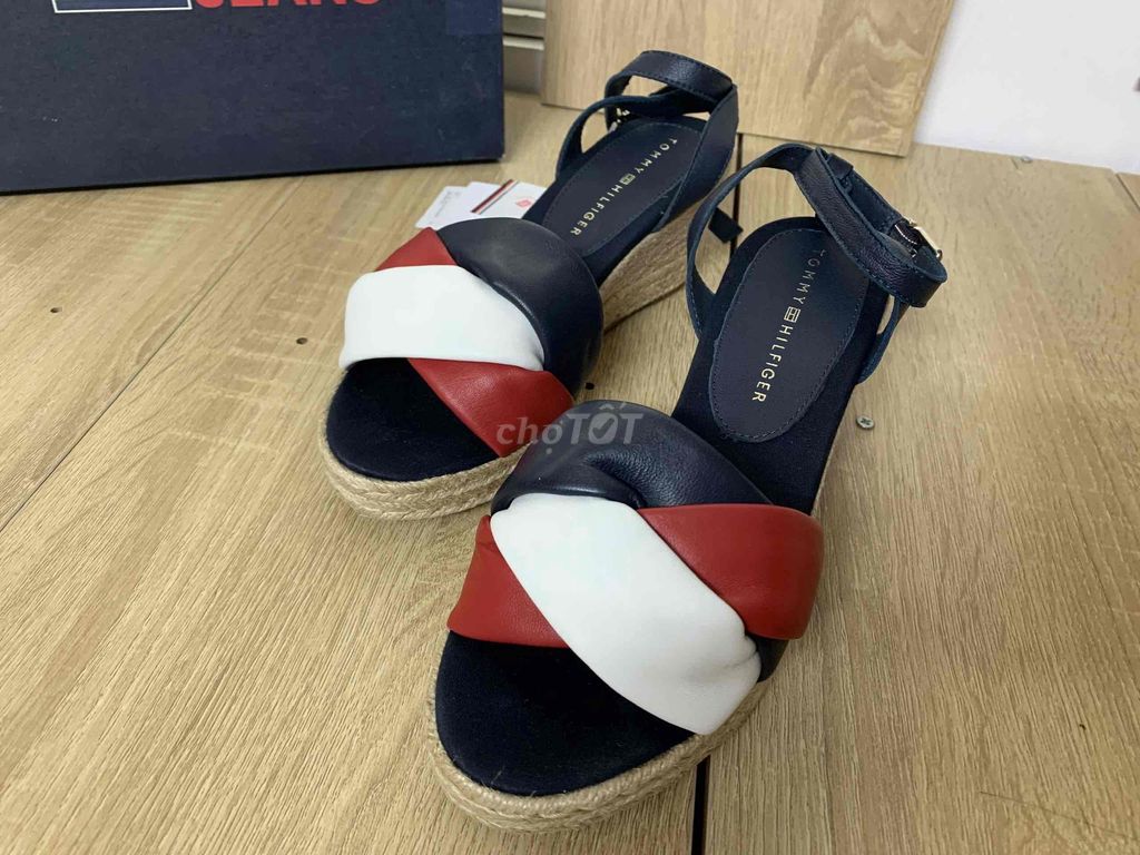 Giày nữ Tommy Hilfiger Auth 100% để xuồng