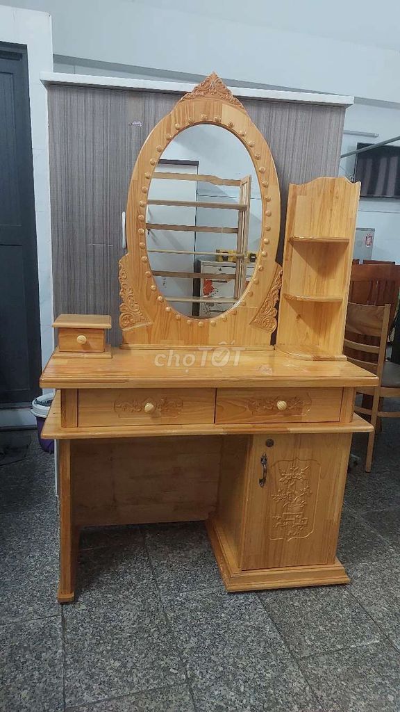 Bàn trang điểm gỗ vàng gỗ 1m4. Mua bán Bàn ghế tại Quận Tân Phú Tp Hồ Chí Minh được đăng bởi quỳnh quỳnh hình 1