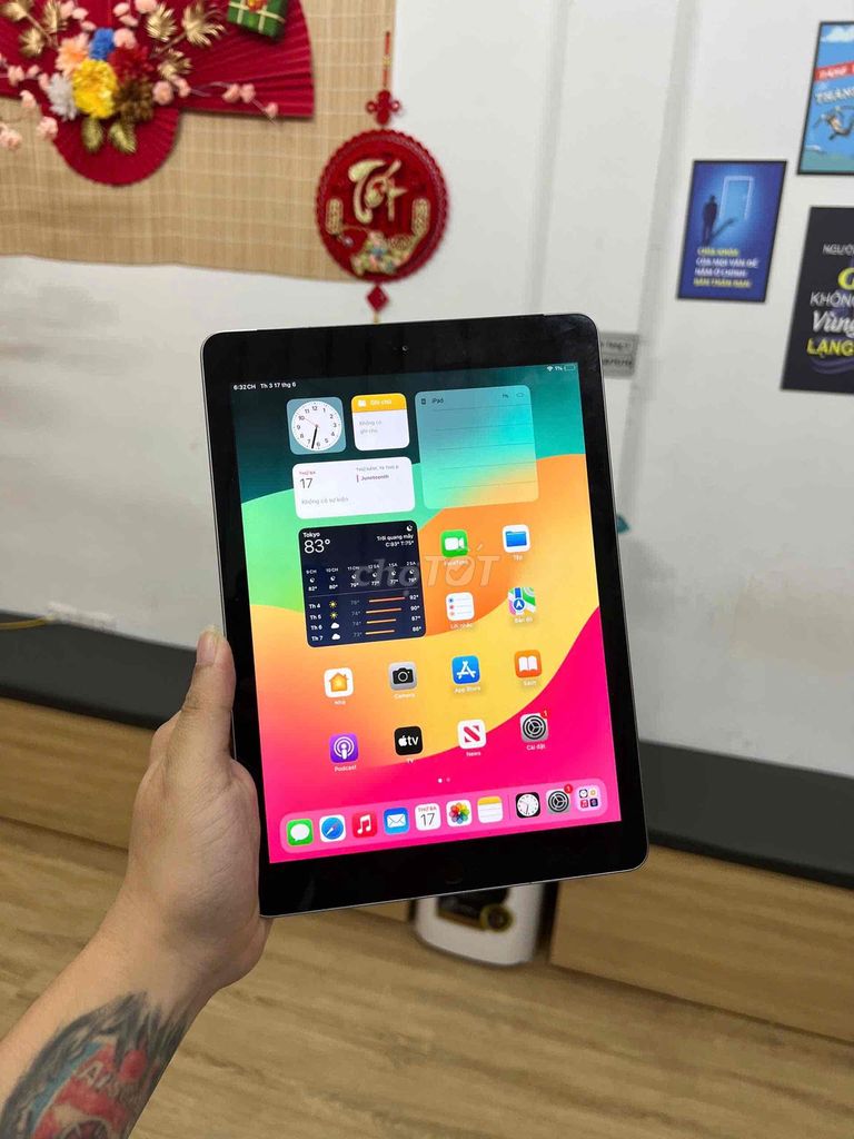 iPad Gen 6 Sx 2019 4G Wifi 32G Zin All Nguyên Bản. Mua bán Máy tính bảng tại Quận Đống Đa Hà Nội được đăng bởi Trung Kiên Trả Góp Bao Nợ Xấu hình 1