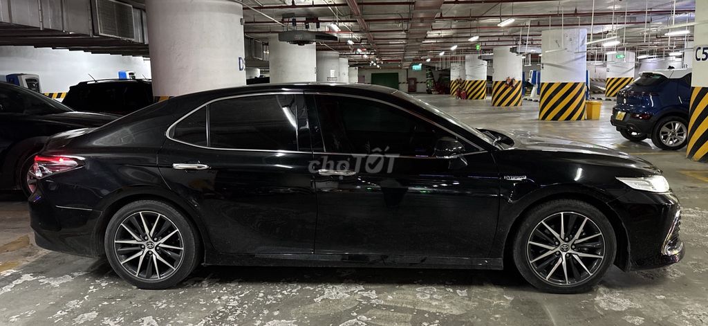 Toyota Camry 2.5 HEV Hybrid 2022 Đen