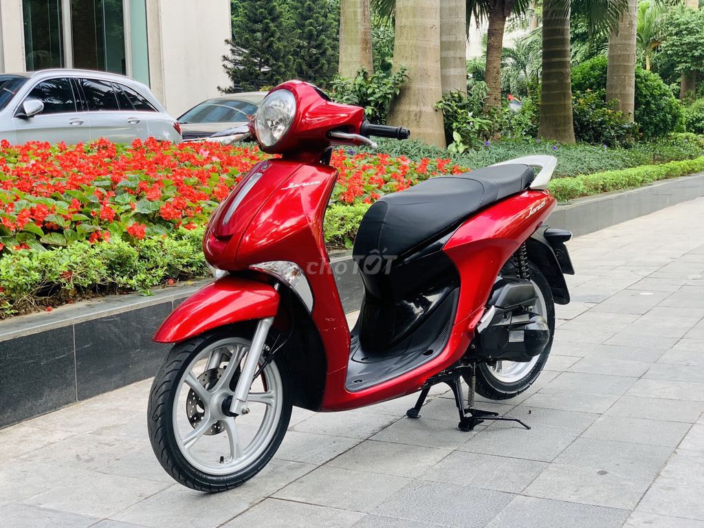 Yamaha Janus 125fi красная номер 29 оригинальный мотоцикл