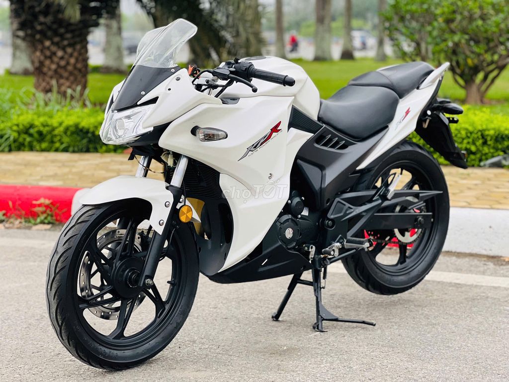 BOSSITY KPR 150FI XESẴN HỒ SƠ CẦM TAY VỀ BẤM BIỂN. Mua bán Xe máy tại Quận Cầu Giấy Hà Nội được đăng bởi A Nam hình 2