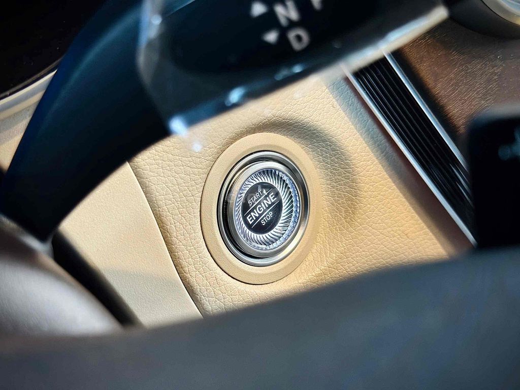 𝐌𝐞𝐫𝐜𝐞𝐝𝐞𝐬-𝐁𝐞𝐧𝐳 𝐆𝐋𝐂𝟐𝟎𝟎 𝟒𝐦𝐚𝐭𝐢𝐜 𝐌𝐨𝐝𝐞𝐥 𝟐𝟎𝟐𝟏. Mua bán Ô tô tại Thành phố Thủ Đức Tp Hồ Chí Minh được đăng bởi Tấn Khang Chuyên Xe Lướt hình 18