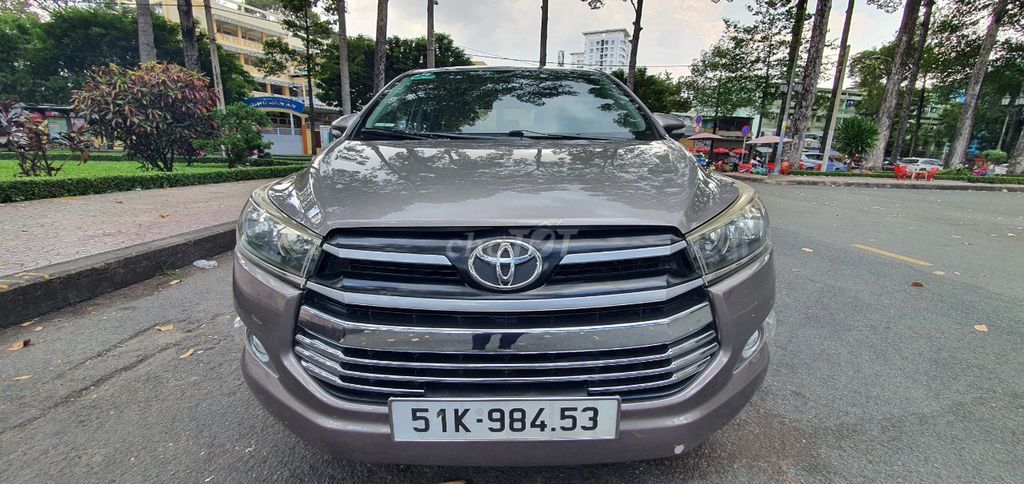 Toyota Innova 2.0E đk t8.2018 số sàn mới 90%