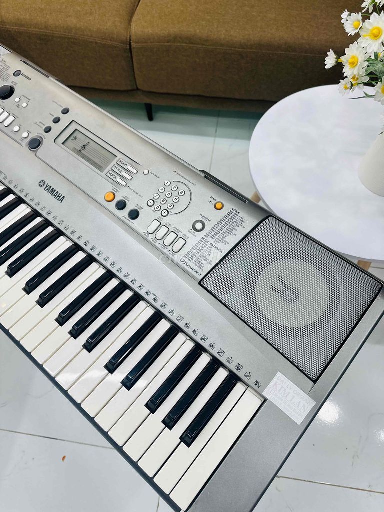 Đàn organ Yamaha VN300 Bạc. Mua bán Nhạc cụ tại Quận Hải Châu Đà Nẵng được đăng bởi Nhạc cụ giá tốt hình 1