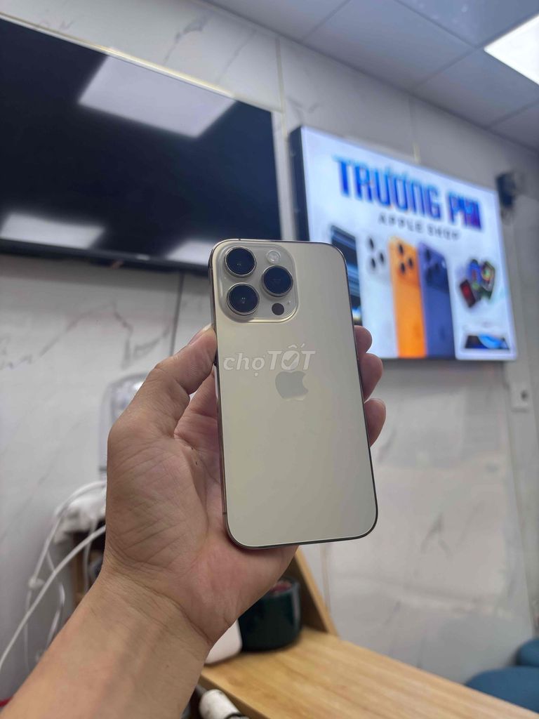 Apple iPhone 14 Pro 128GB Vàng Đã sử dụng. Mua bán Điện thoại tại Quận Sơn Trà Đà Nẵng được đăng bởi Diễm Diễm hình 1