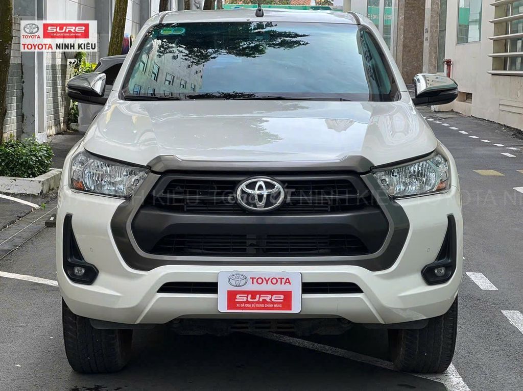 Toyota Hilux 2.4 AT 4x2 2021 Trắng. Mua bán Ô tô tại Quận Ninh Kiều Cần Thơ được đăng bởi Phúc Toyota Ninh Kiều hình 1