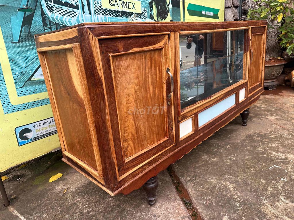 Tủ búp phê gỗ thời xưa màu Nâu. Mua bán Tủ, kệ gia đình tại Thành phố Buôn Ma Thuột Đắk Lắk được đăng bởi Đồ cũ BMT hình 1