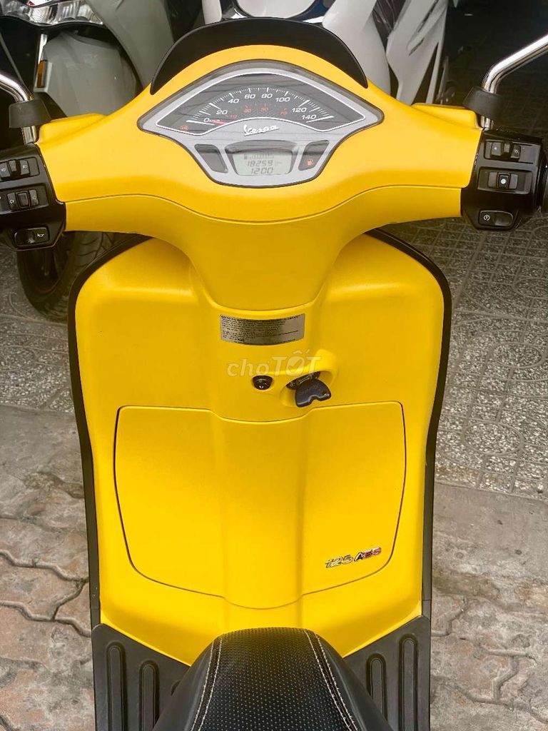 VESPA 125Fi ABS máy iGet đèn Vuông. Mua bán Xe máy tại Quận Ninh Kiều Cần Thơ được đăng bởi Xe Máy TÂN LIÊN HƯNG 1 91B hình 4