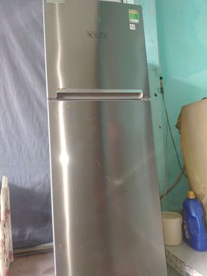 Tủ lạnh Beko inverter, dung tích 250 lít.
