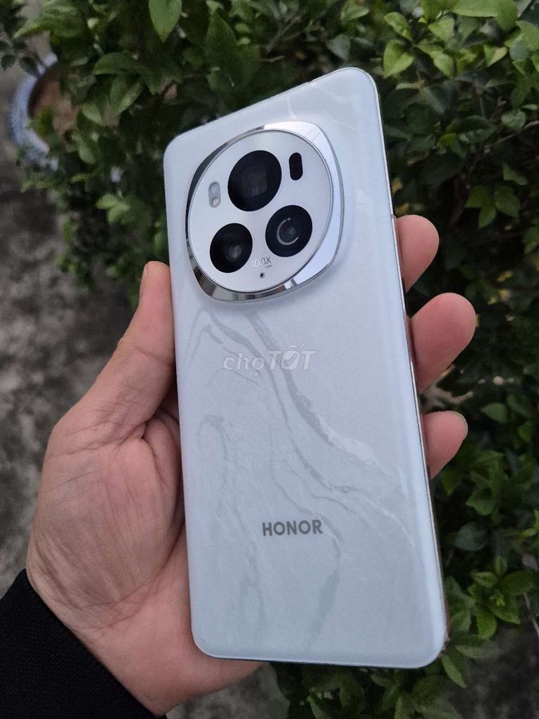 Honor Magic 6 Pro 5g.màu trắng 
Máy zin full box. Mua bán Điện thoại tại Quận Ngô Quyền Hải Phòng được đăng bởi Hải Phòng City hình 1