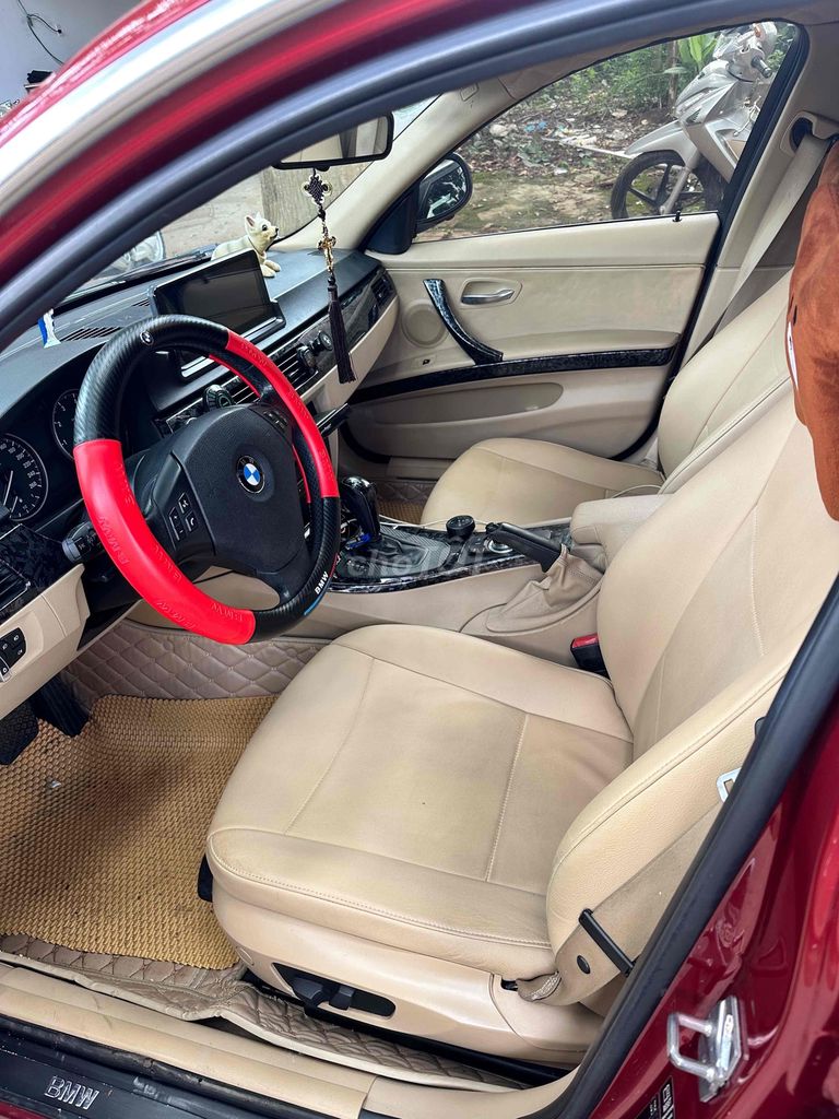 BMW 3 Series 2011 320i - 139000 km. Mua bán Ô tô tại Thành phố Buôn Ma Thuột Đắk Lắk được đăng bởi SALON ÔTÔ NGỌC ẨN hình 3