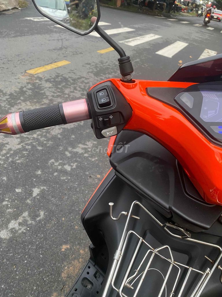 Yamaha NVX 125cc автомат, оранжево-серый
