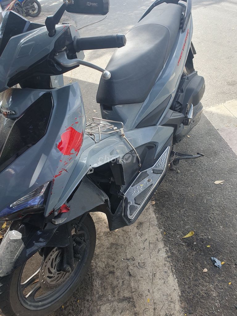 Honda Air Blade 2017 Xám. Mua bán Xe máy tại Quận Ngũ Hành Sơn Đà Nẵng được đăng bởi Ân Nguyễn hình 5