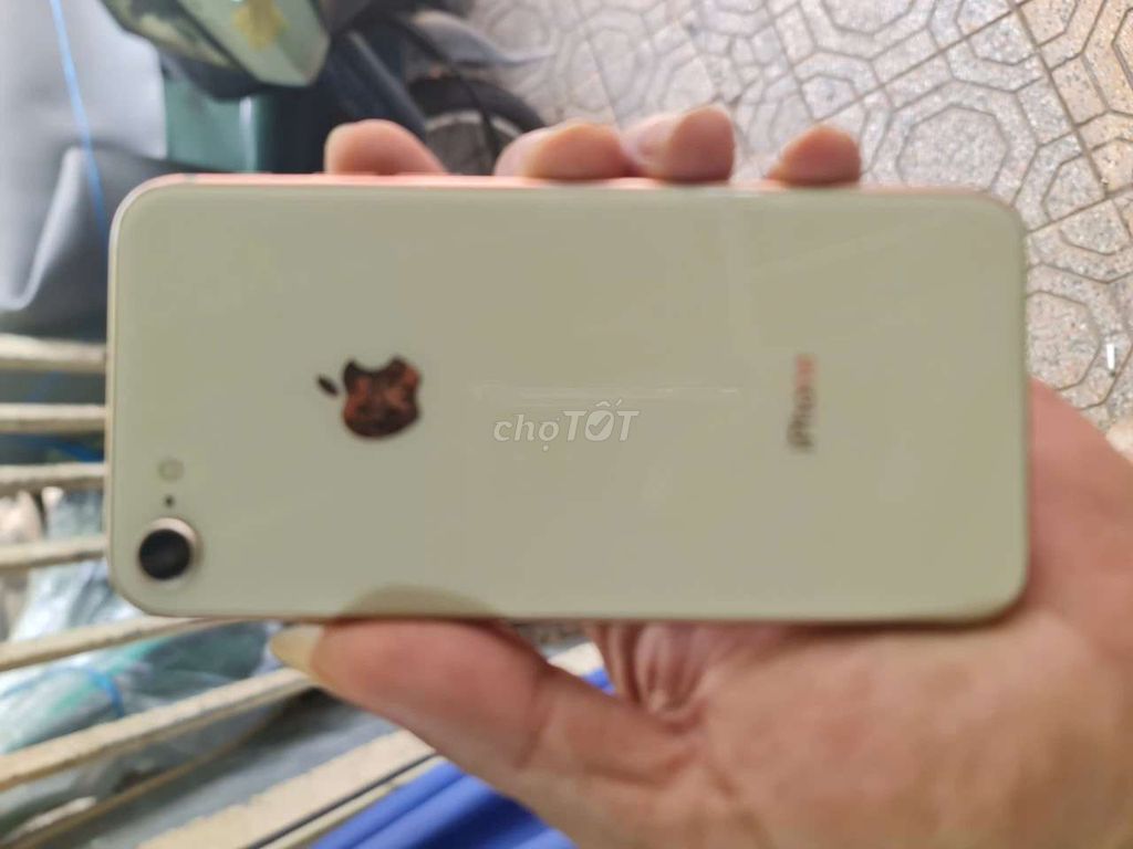 iPhone iPhone 8 64GB Vàng đồng 100%. Mua bán Điện thoại tại Thành phố Biên Hòa Đồng Nai được đăng bởi Lehoang Minhphu hình 1