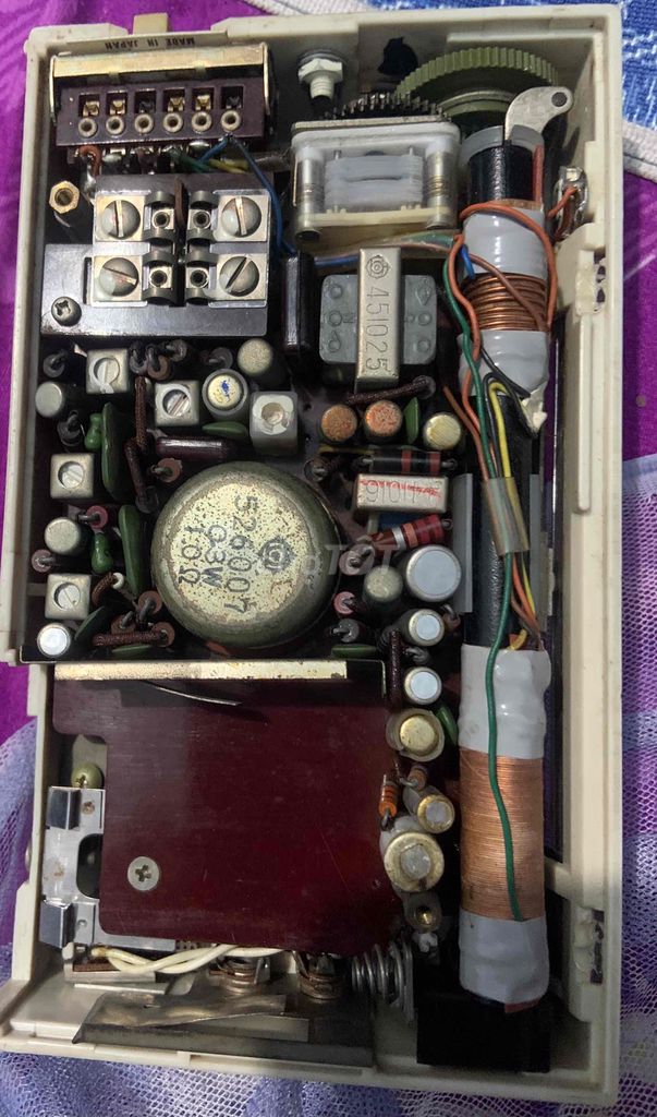 Đài radio Hitachi WH-829. Mua bán Tivi, Âm thanh tại Thành phố Bắc Giang Bắc Giang được đăng bởi Tăng Văn Dương hình 1