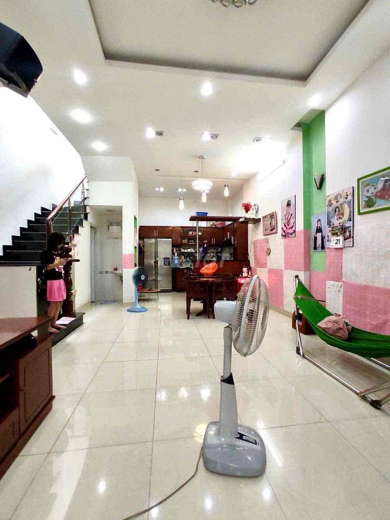 Chuyển khu vực sinh sống cần bán lại nhà 61m2 APT - bình chánh