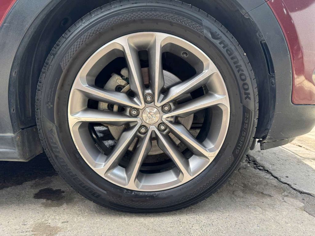 Hyundai Santafe 2018 máy xăng 2.4L 2 cầu,màu đỏ. Mua bán Ô tô tại Quận Bình Tân Tp Hồ Chí Minh được đăng bởi Son Do hình 15