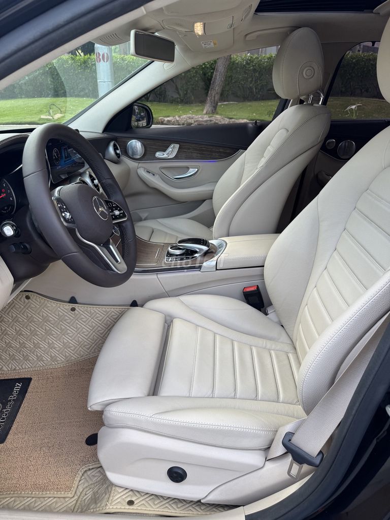 MERCEDES-BENZ C200 EXCLUSIVE 2019. Mua bán Ô tô tại Quận 7 Tp Hồ Chí Minh được đăng bởi Minh Anh hình 8