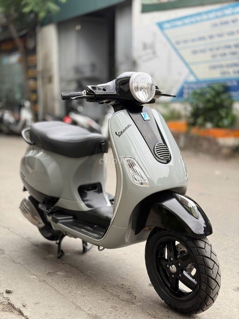 Cần bán Vespa LX 2015, máy êm, tiết kiệm xăng. Mua bán Xe máy tại Quận Cầu Giấy Hà Nội được đăng bởi Thảo hình 3