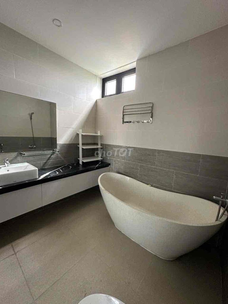 3-bedroom house with car garage near FPT City — photo 10