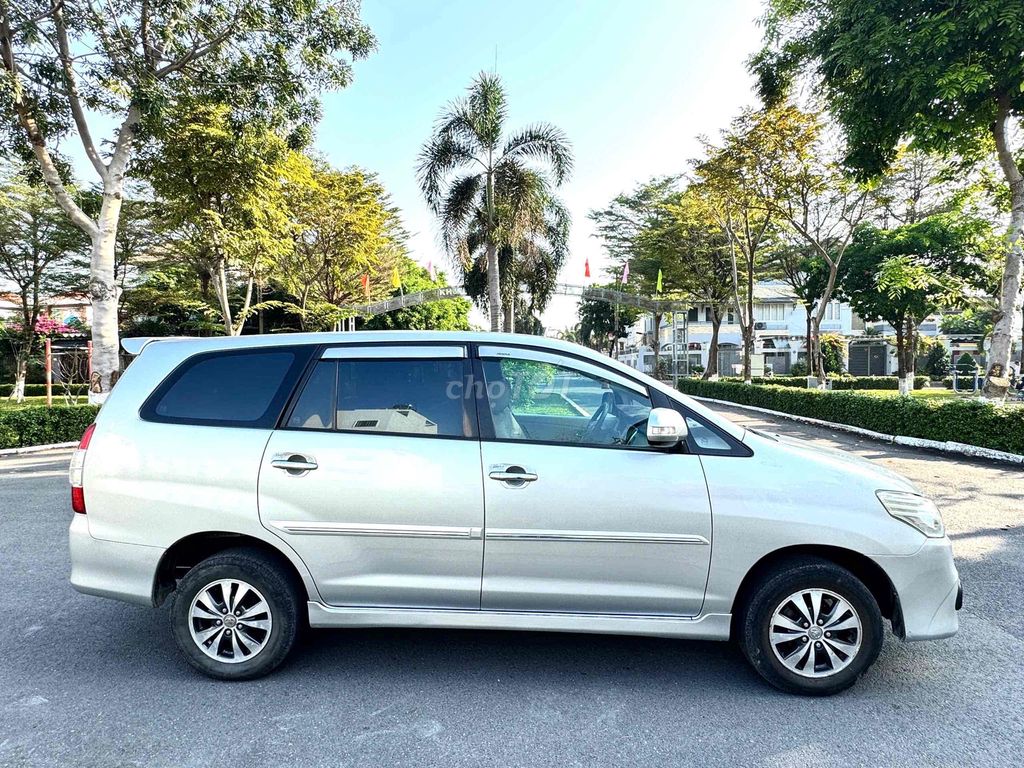 Innova 2015 G , 8 ghế - 90000 km! xe gia đình