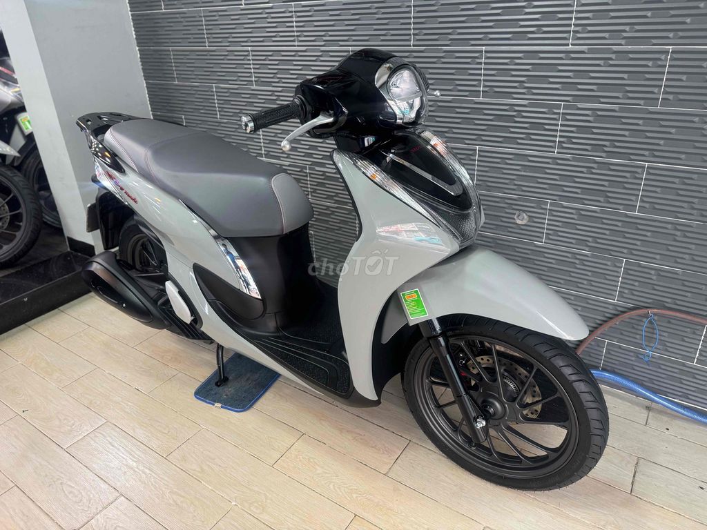 Honda SH mode 2025 Xám Xi măng Bs Sài Gòn. Mua bán Xe máy tại Quận Bình Thạnh Tp Hồ Chí Minh được đăng bởi kelwin hình 2