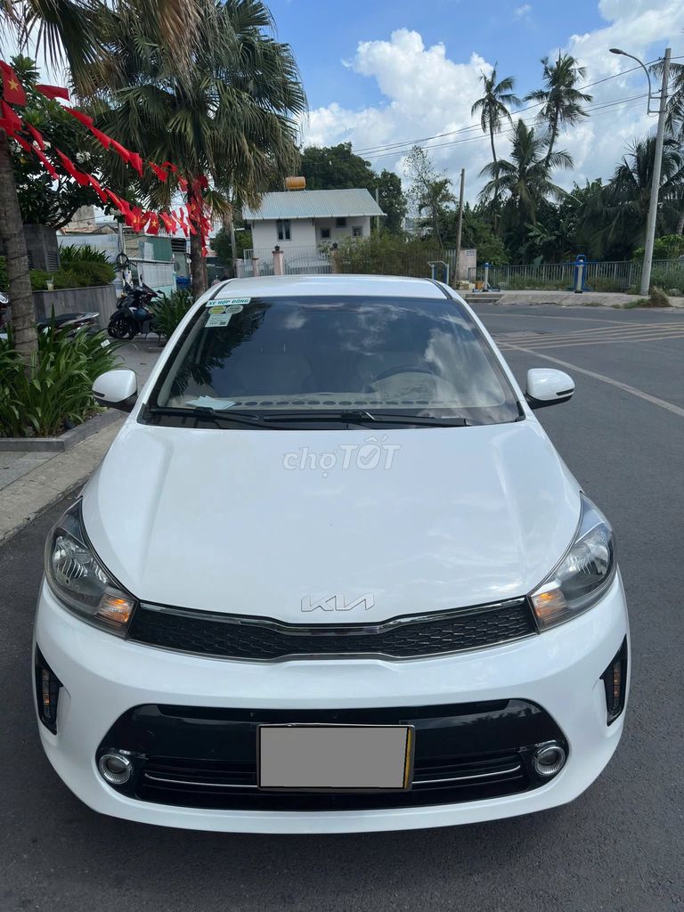 Kia Soluto MT Deluxe 2022 màu trắng