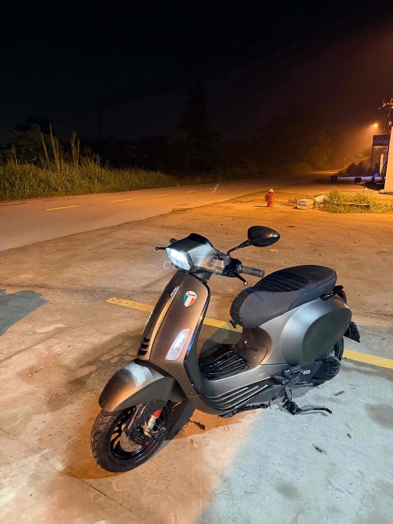 Vespa с номерами Хошимина от собственника, пробег 20к