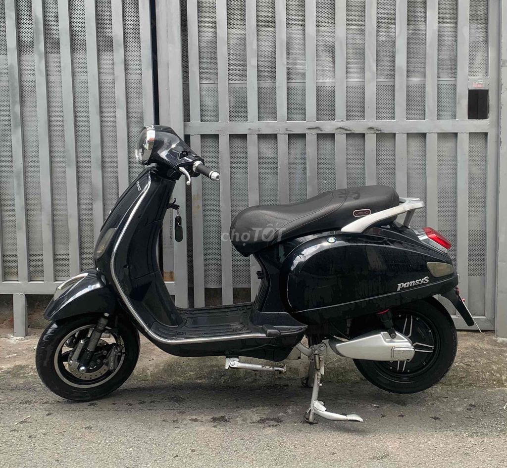 Продается б/у электрический скутер Dibao Vespa - номерной знак cavet в Хошимине