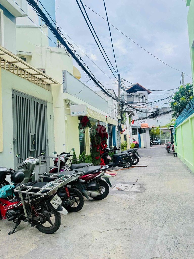 Bán nhà Trần Khắc Chân,  DT (6x6,5) căn góc 4 tầng, gần Quận 1