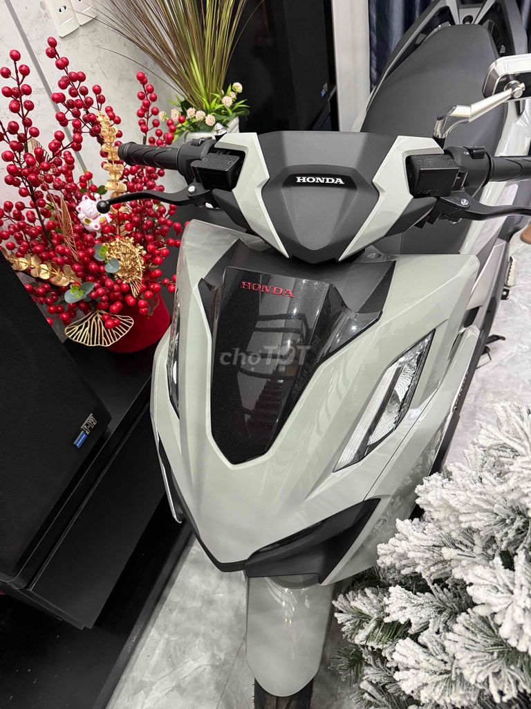 Vario 160 thể thao,chính hãng Việt Nam,2930km. Mua bán Xe máy tại Thành phố Buôn Ma Thuột Đắk Lắk được đăng bởi Nhật hình 4