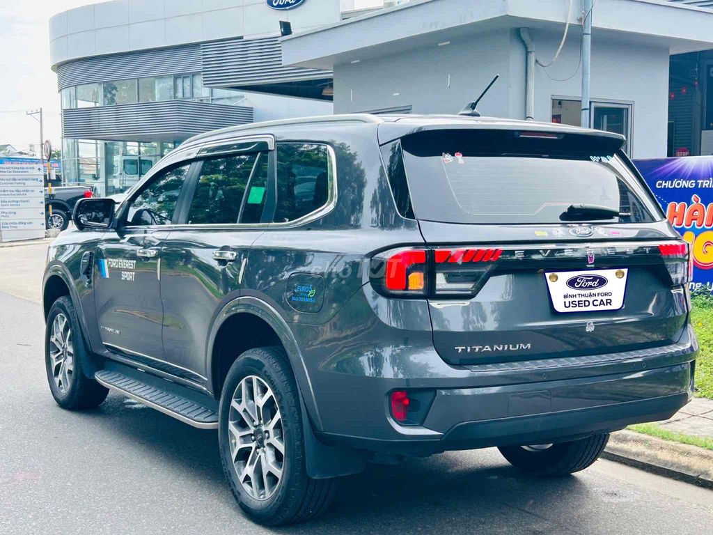 Ford Everest 2023 Titanium 2.0L 4x2 AT - 45000 km. Mua bán Ô tô tại Thành phố Buôn Ma Thuột Đắk Lắk được đăng bởi Hoài Chỉnh Ford hình 4