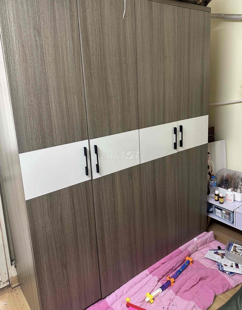 Tủ quần áo Gỗ Nâu Trắng cũ 2m x 1.6m. Mua bán Tủ, kệ gia đình tại Quận Ba Đình Hà Nội được đăng bởi Văn Tú hình 1