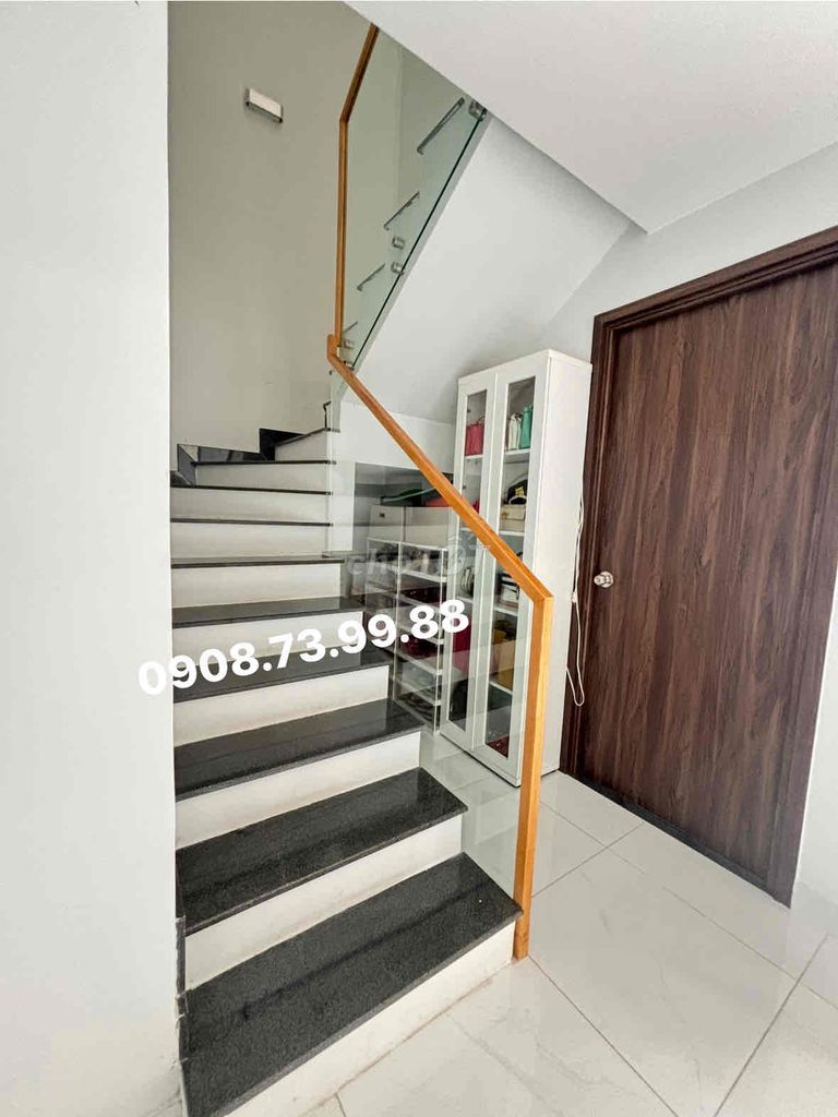 BÁN CĂN DUPLEX 2PN view QUẬN 1 tặng lại Toàn Bộ Nội Thất