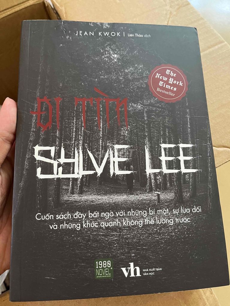 Sách Đi tìm SYLVIE LEE (Ngoại văn)