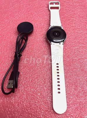 Đồng hồ Samsung Galaxy Watch5 40mm - Màu Trắng. Mua bán Thiết bị đeo thông minh tại Quận 4 Tp Hồ Chí Minh được đăng bởi Trương Thị Ngọc Mai hình 1