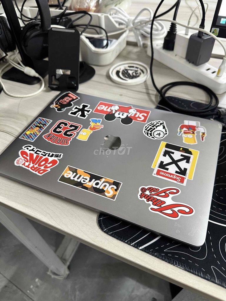Apple Macbook Pro 2017 i5 13 inch 8GB/256GB Xám. Mua bán Laptop tại Thành phố Nha Trang Khánh Hòa được đăng bởi Hoàng hình 1