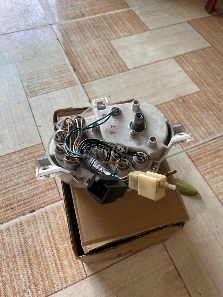 lên đồng hồ điện tử, dư đồng hồ cơ zin theo xe. Mua bán Phụ tùng xe tại Quận Bình Thuỷ Cần Thơ được đăng bởi huy hoàng hình 3