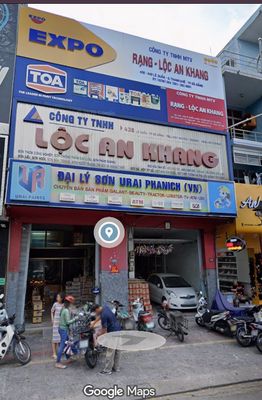 LÁI XE MÁY LÊ DUẨN