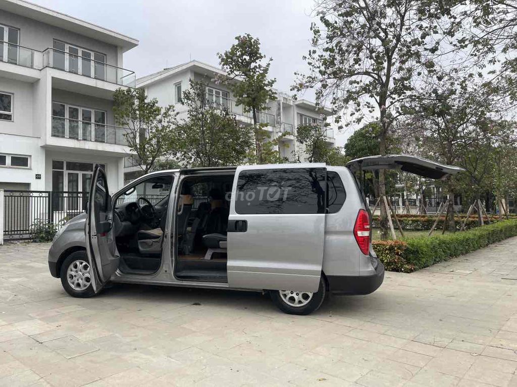 Hyundai Starex 2010 - 168888 km. Mua bán Ô tô tại Quận Tây Hồ Hà Nội được đăng bởi long hình 4
