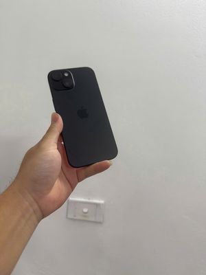Apple iPhone 15 128GB Đen zin vỏ phẩy có khay sim. Mua bán Điện thoại tại Quận Hoàng Mai Hà Nội được đăng bởi Nguyễn Vũ