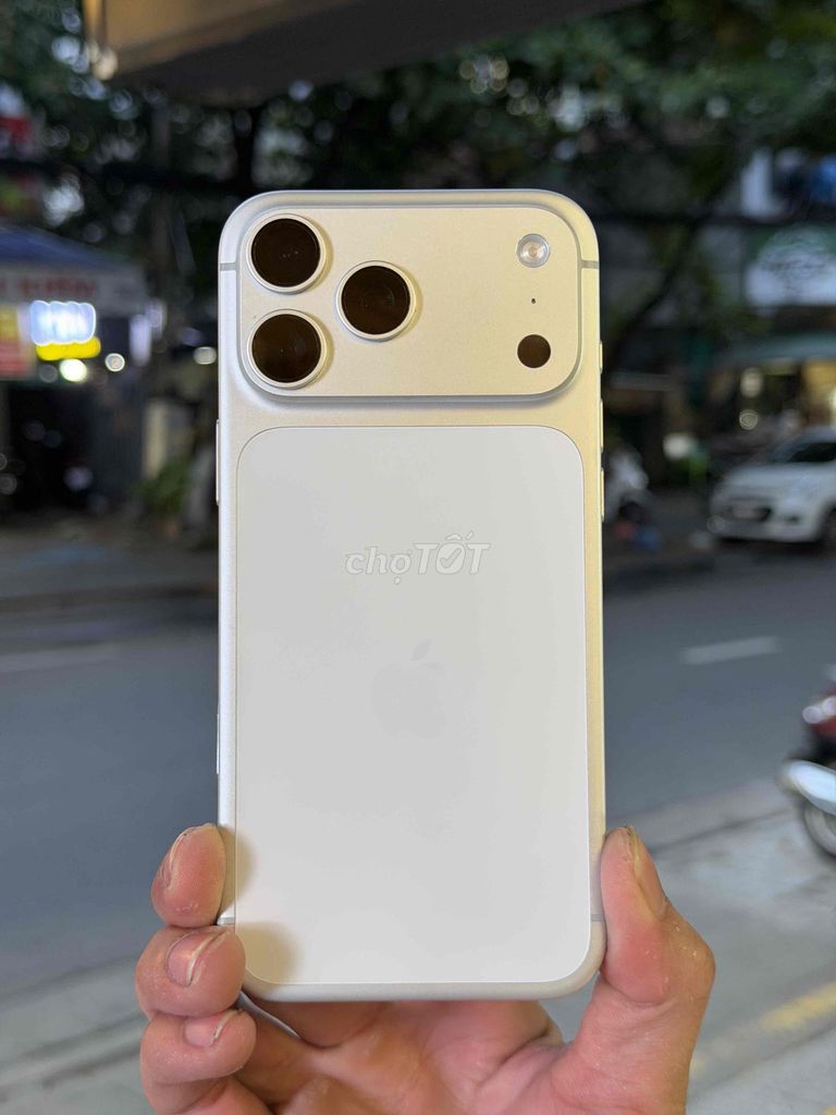 Apple iPhone 17 Pro Max 256GB Trắng Việt Nam Đã qu. Mua bán Điện thoại tại Quận Hải Châu Đà Nẵng được đăng bởi bin hình 1