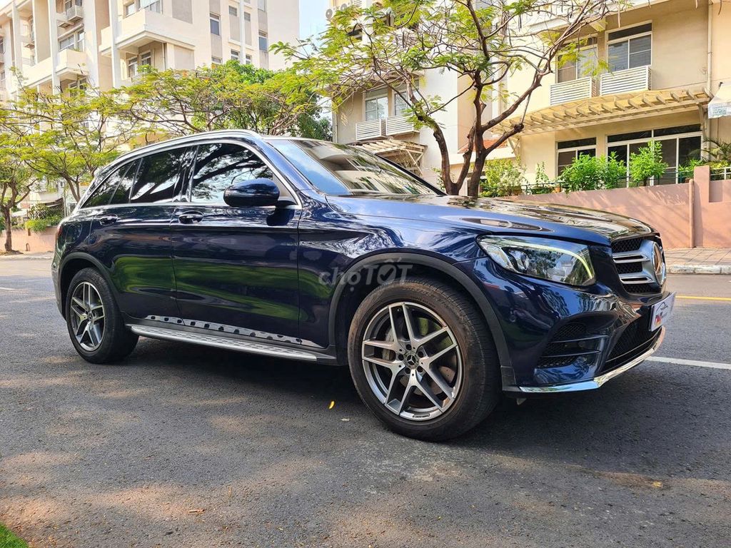Мерседес-Бенц GLC300 AMG 2019 Зеленый кавансит