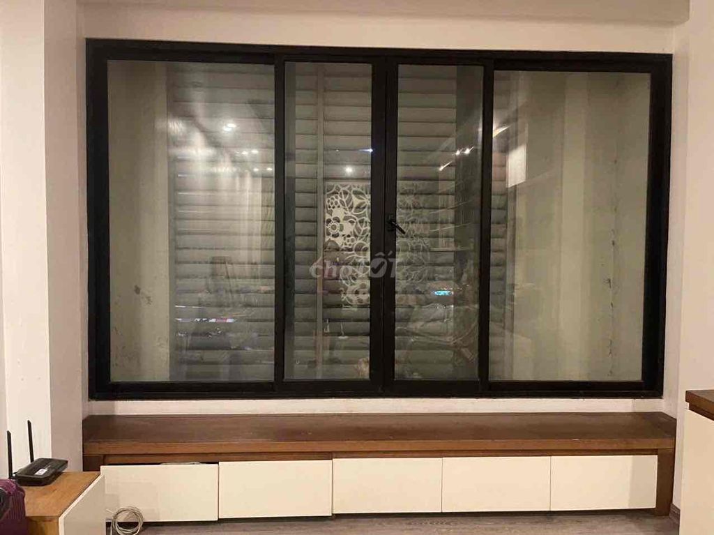Cửa lùa cửa sổ 4 cánh. Mua bán Tủ, kệ gia đình tại Quận Thanh Xuân Hà Nội được đăng bởi Thư Thư hình 1